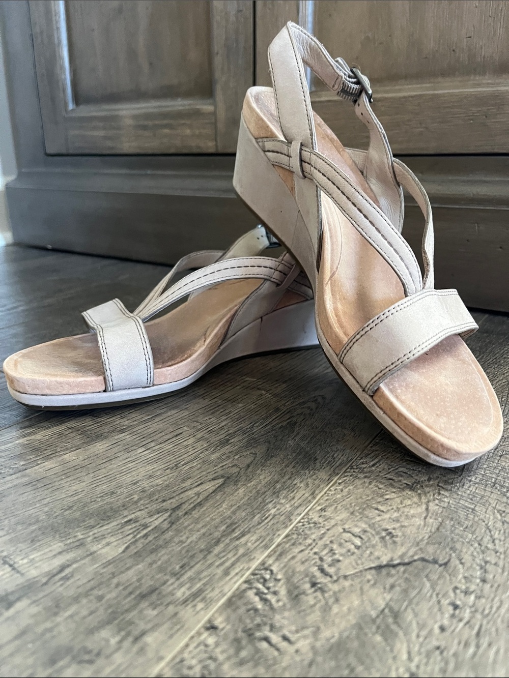 UGG Women's Neutral Leather Kensley Wedge Slingback Sandals - Beige/Camel US 8